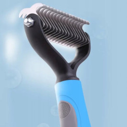 Zgrzebło dla psa + smycz automatyczna