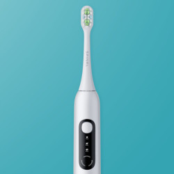 Szczoteczka SpinelCare SmileOn White + wykałaczki