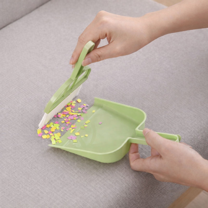 MINI GREEN Zmiotka z szufelką